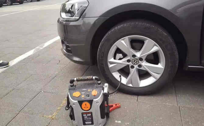 乐业汽车搭电案例
