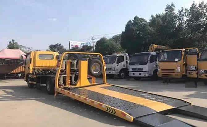 乐业汽车中途维修案例